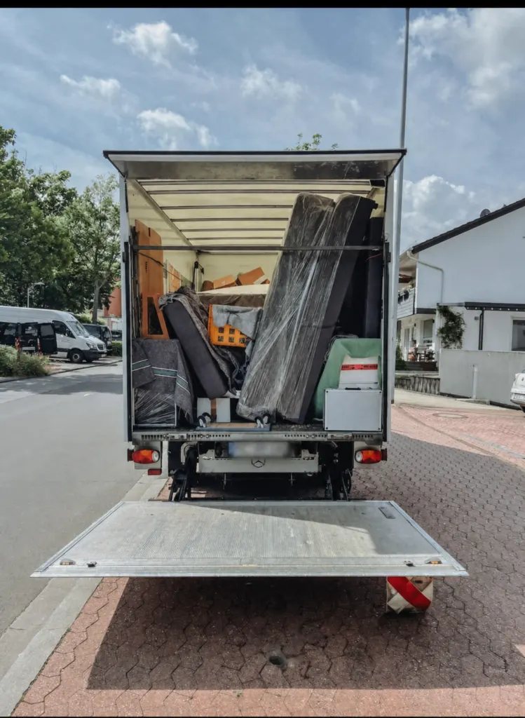 Beladener Umzugswagen bei einem Flexi-Einsatz